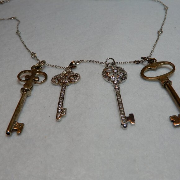 Sterling Silver Keys Pendants and Chain - Picture 15 of 16